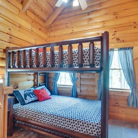 Lovely Gatlinburg Cabin With Private Hot Tub! Bagian luar foto