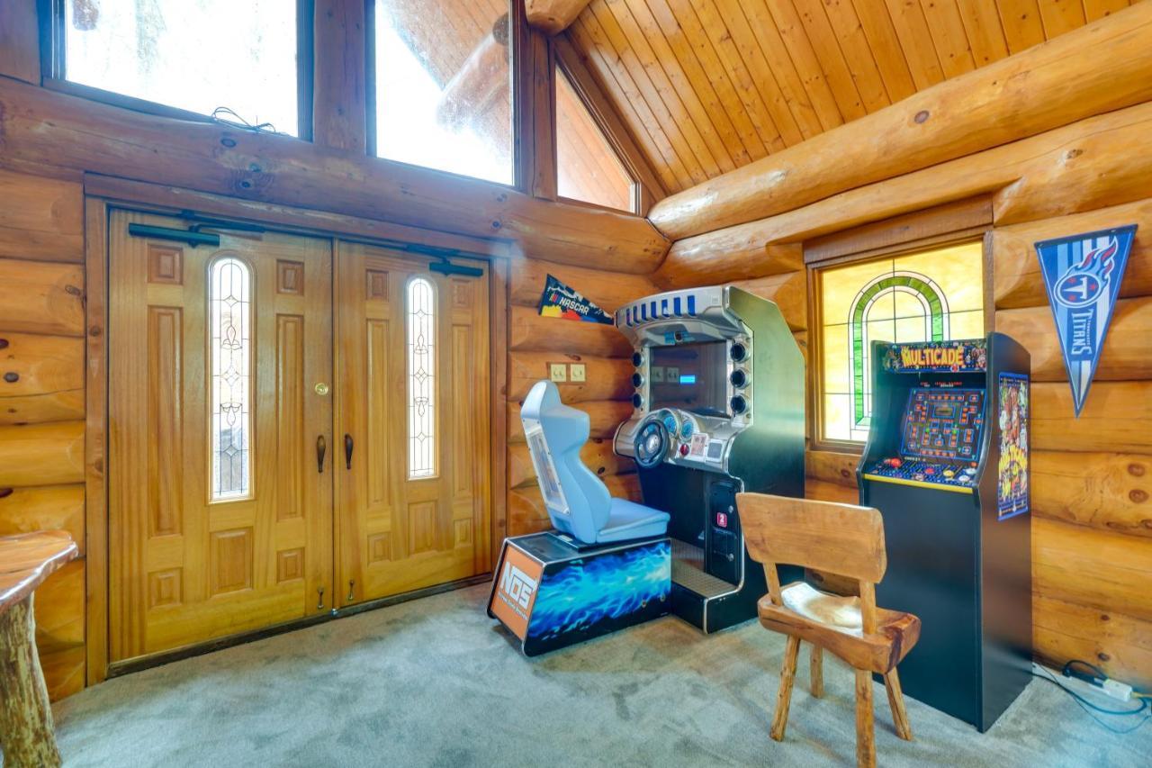 Lovely Gatlinburg Cabin With Private Hot Tub! Bagian luar foto