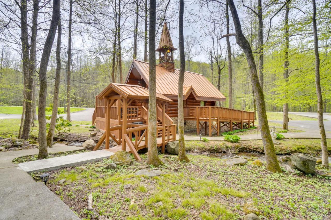 Lovely Gatlinburg Cabin With Private Hot Tub! Bagian luar foto