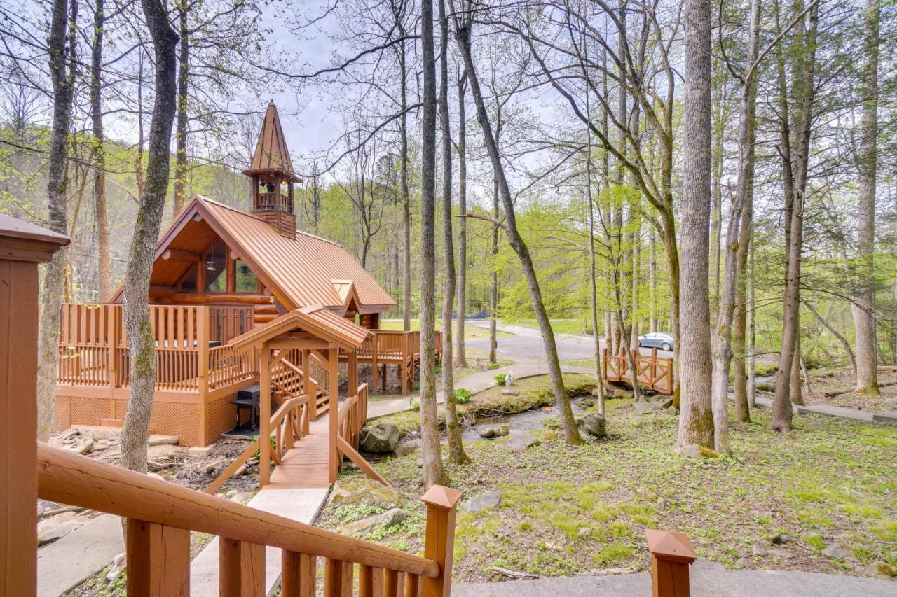 Lovely Gatlinburg Cabin With Private Hot Tub! Bagian luar foto
